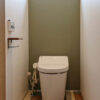 1帖のトイレでもクッションフロアやクロスの選び方の工夫で、楽しさあふれる空間にすることができる
